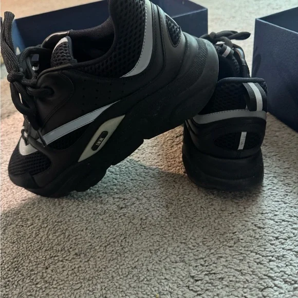 Dior B22 Sneakers - Picture 1 of 7